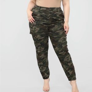 NWT Camo Cargo Pants Sz 1x(16)